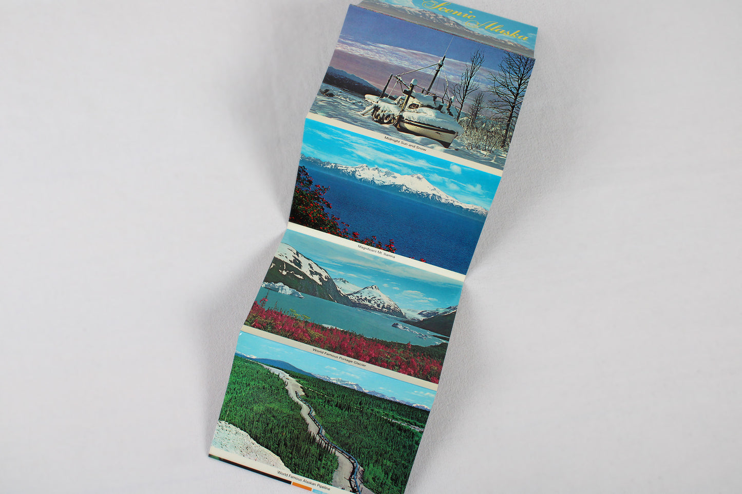 Scenic Alaska Deluxe Souvenir Folder / Accordion Postcard Set