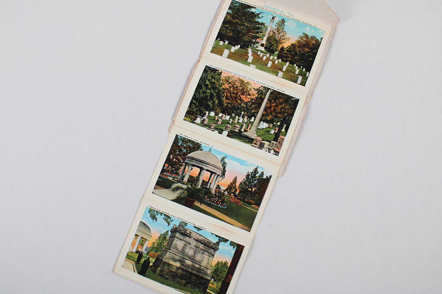 Beautiful Arlington, Virginia / Accordion Postcard Set