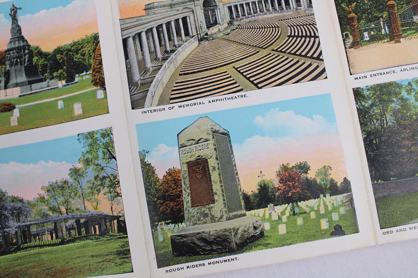 Beautiful Arlington, Virginia / Accordion Postcard Set