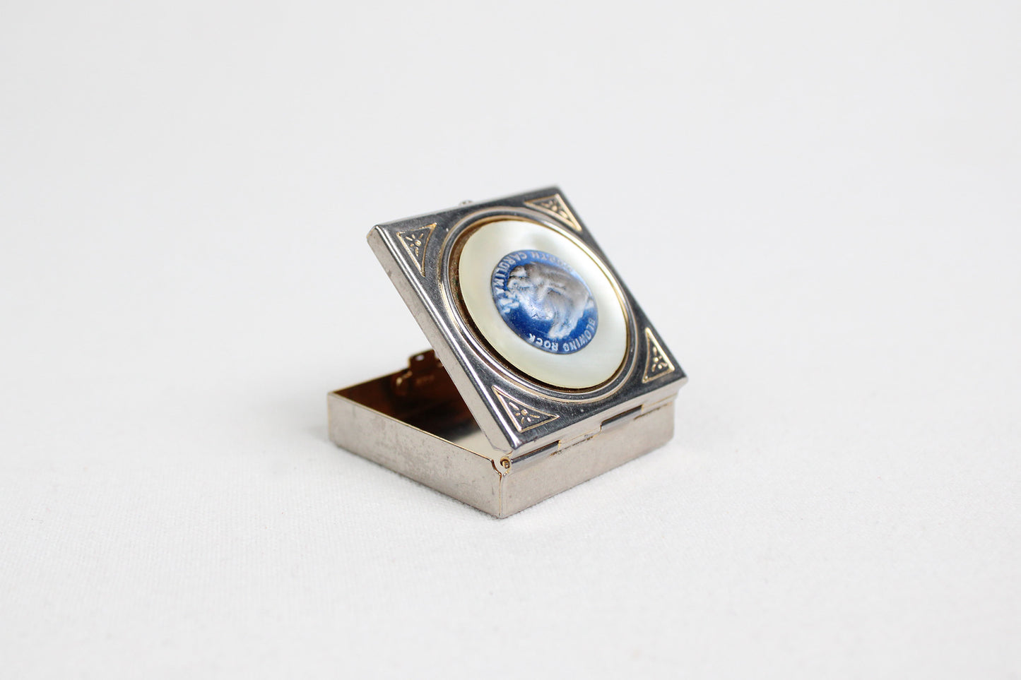 Blowing Rock, North Carolina, Silver Tone Decorative Square Pill Case