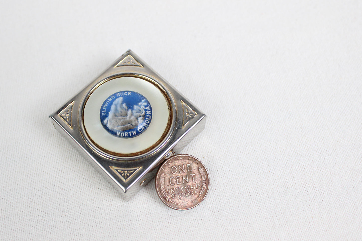 Blowing Rock, North Carolina, Silver Tone Decorative Square Pill Case