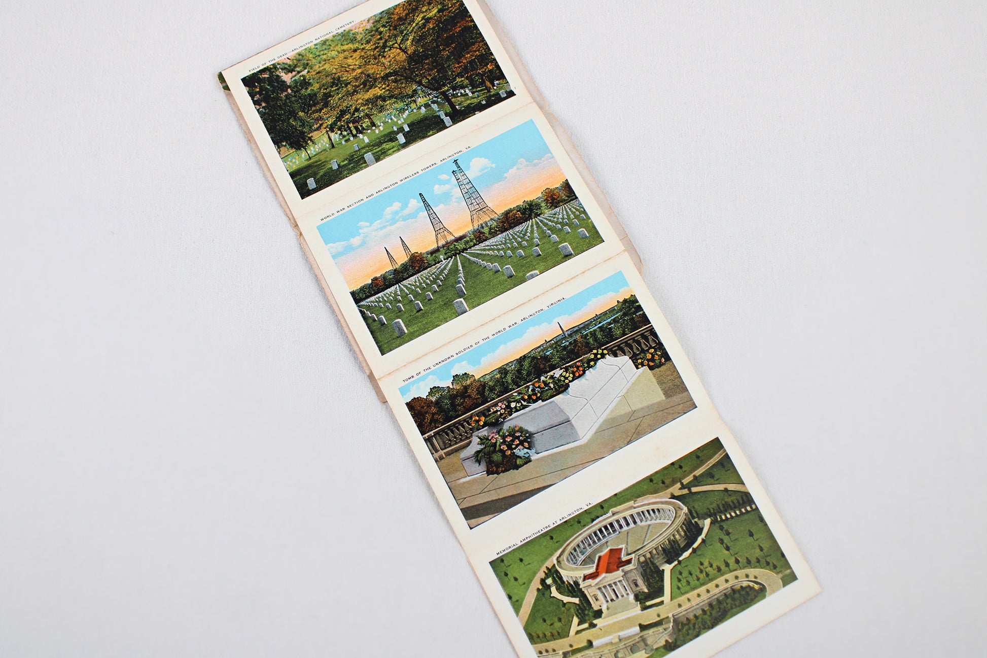 Beautiful Arlington, Virginia / Accordion Postcard Set