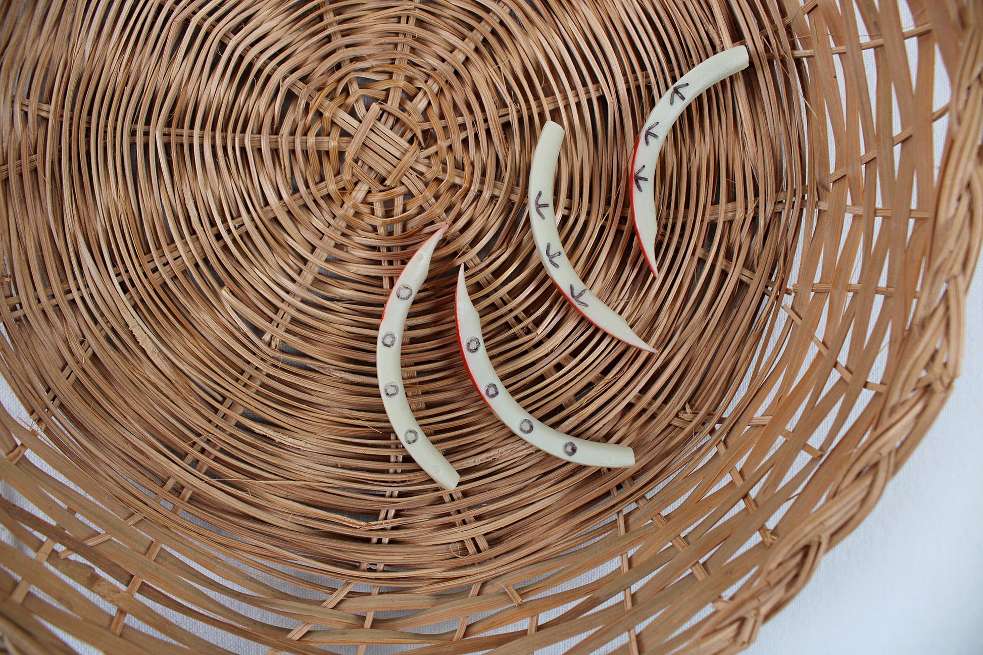 Pacific Northwest Authentic Game Of Beaver Tooth From The Native Tribes