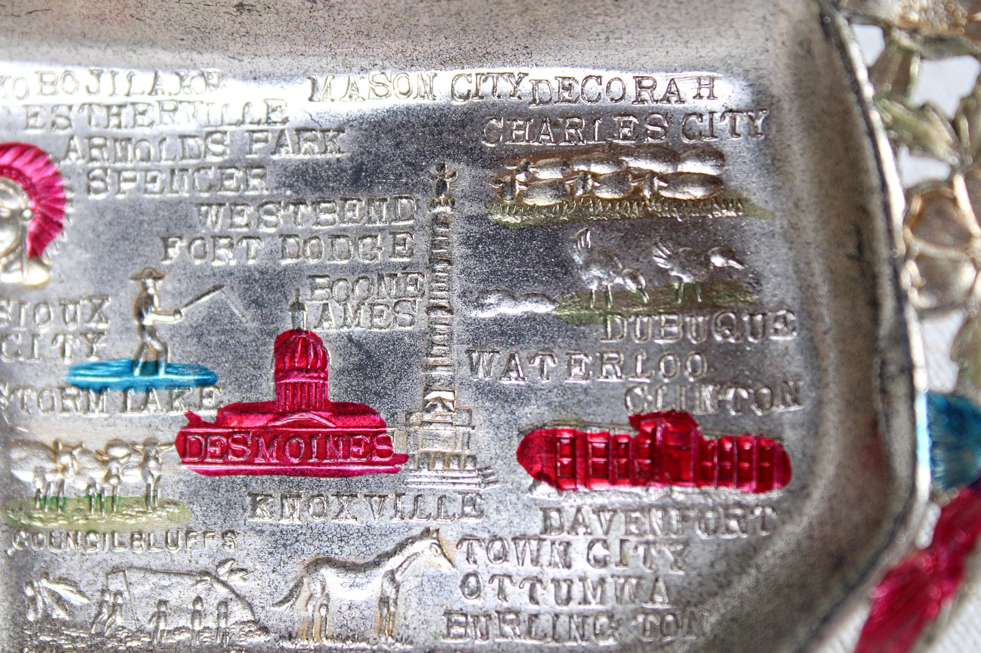 Iowa Miniature Metal Tray / Ashtray Souvenir