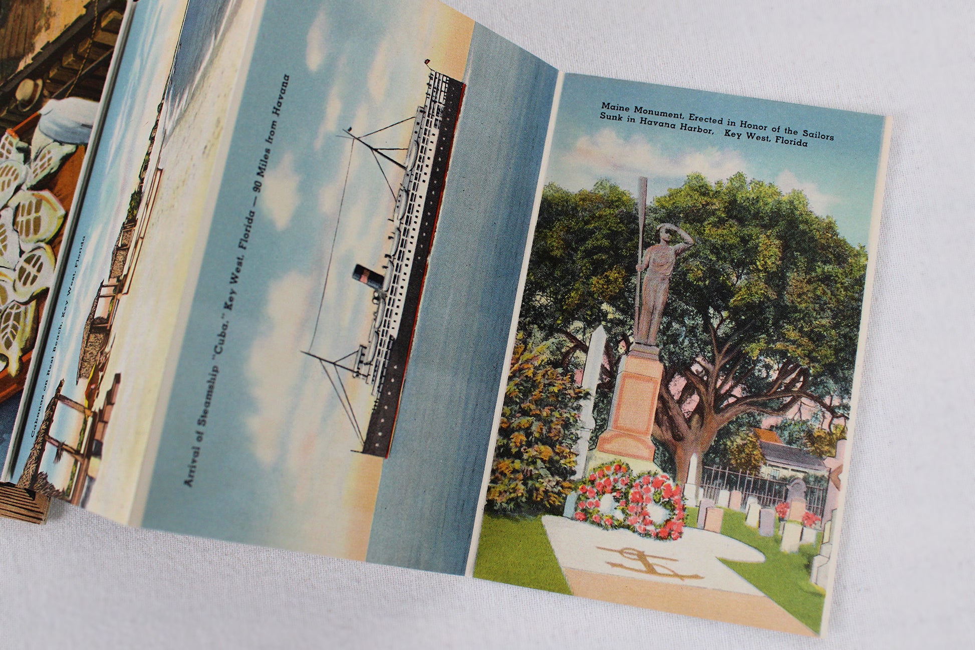 Souvenir Folder of Quaint Key West, Florida / Accordion Postcard Set