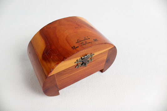Cedarwood Trinket Box Souvenir of Lincoln’s New Salem, Illinois