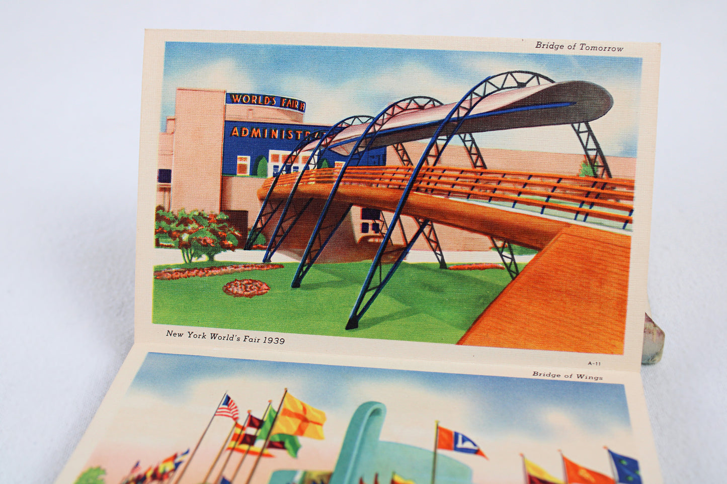 New York World's Fair 1939 “The World of Tomorrow” / Accordion Postcard Set