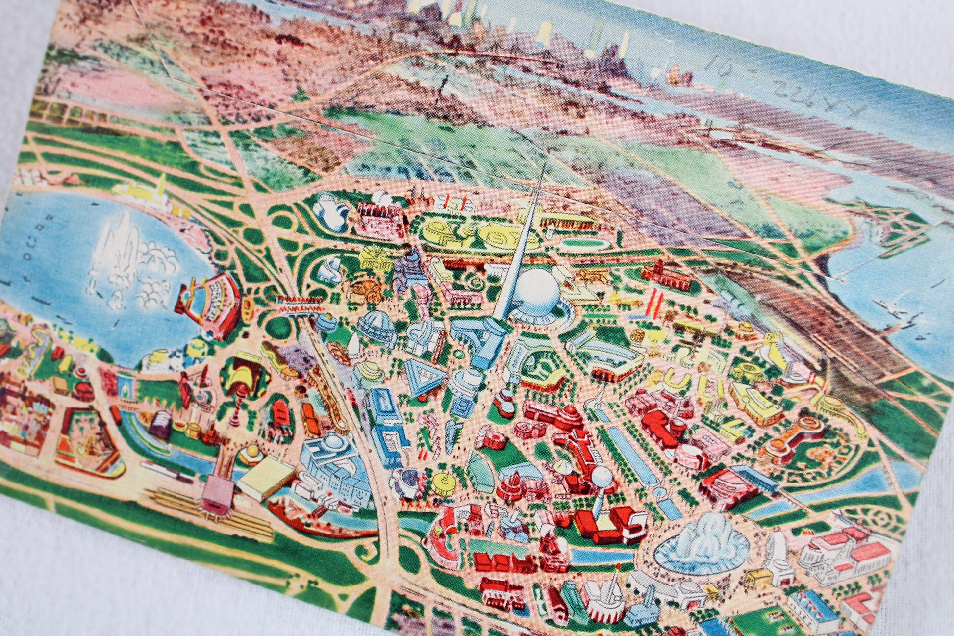 New York World's Fair 1939 “The World of Tomorrow” / Accordion Postcard Set