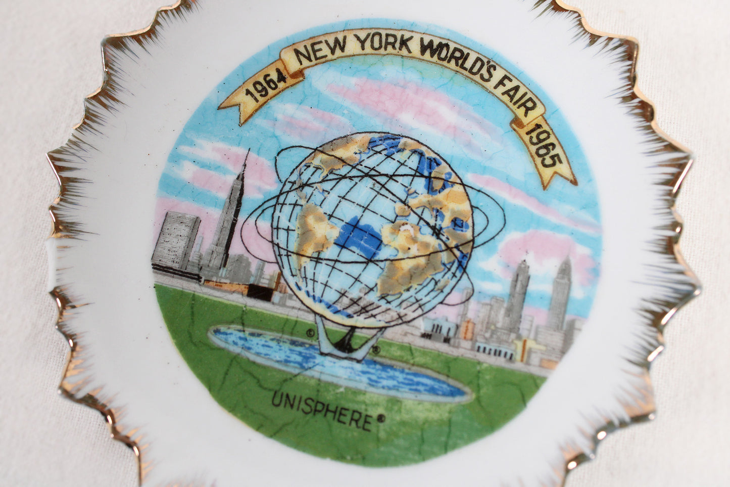 New York World’s Fair (1964-1965) Souvenir Unisphere Decorative Dish