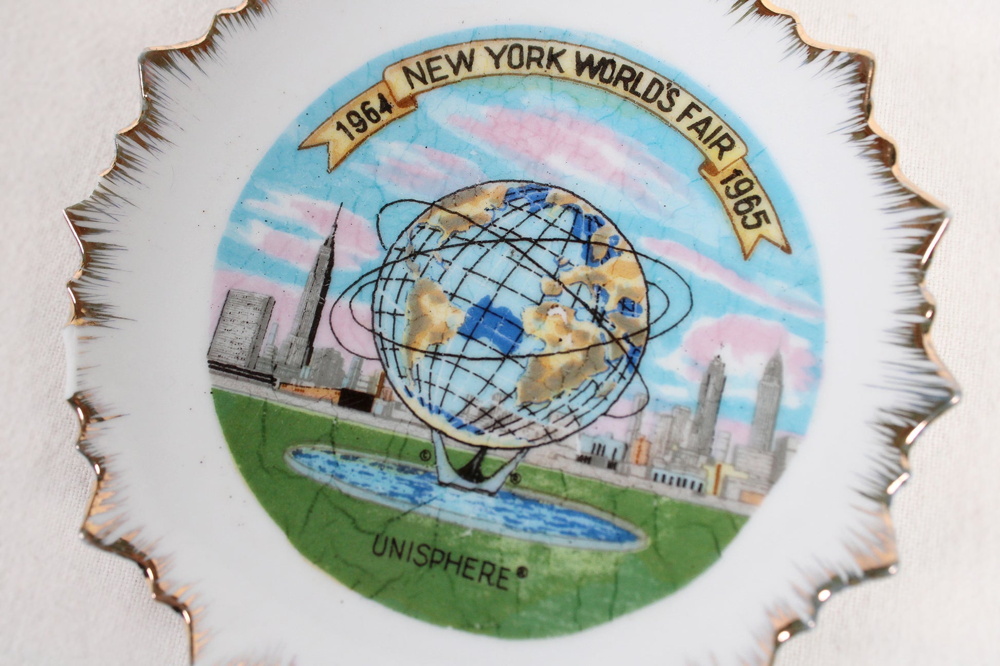 New York World’s Fair (1964-1965) Souvenir Unisphere Decorative Dish
