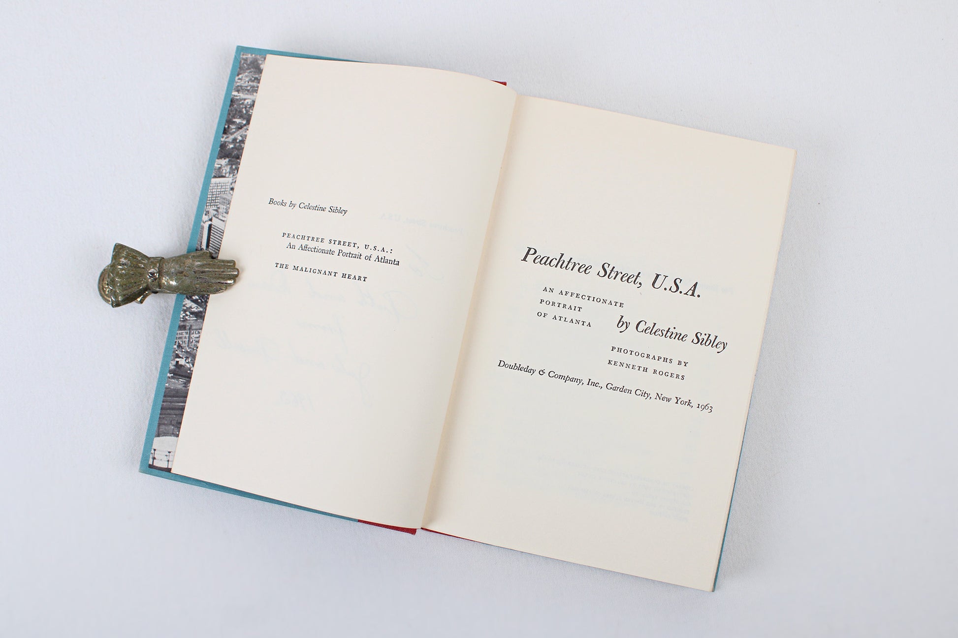 Peachtree City, U.S.A. An Affectionate Portrait of Atlanta, by Celestine Sibley