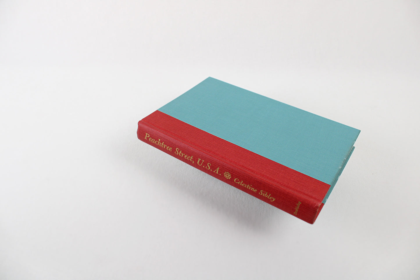 Peachtree City, U.S.A. An Affectionate Portrait of Atlanta, by Celestine Sibley