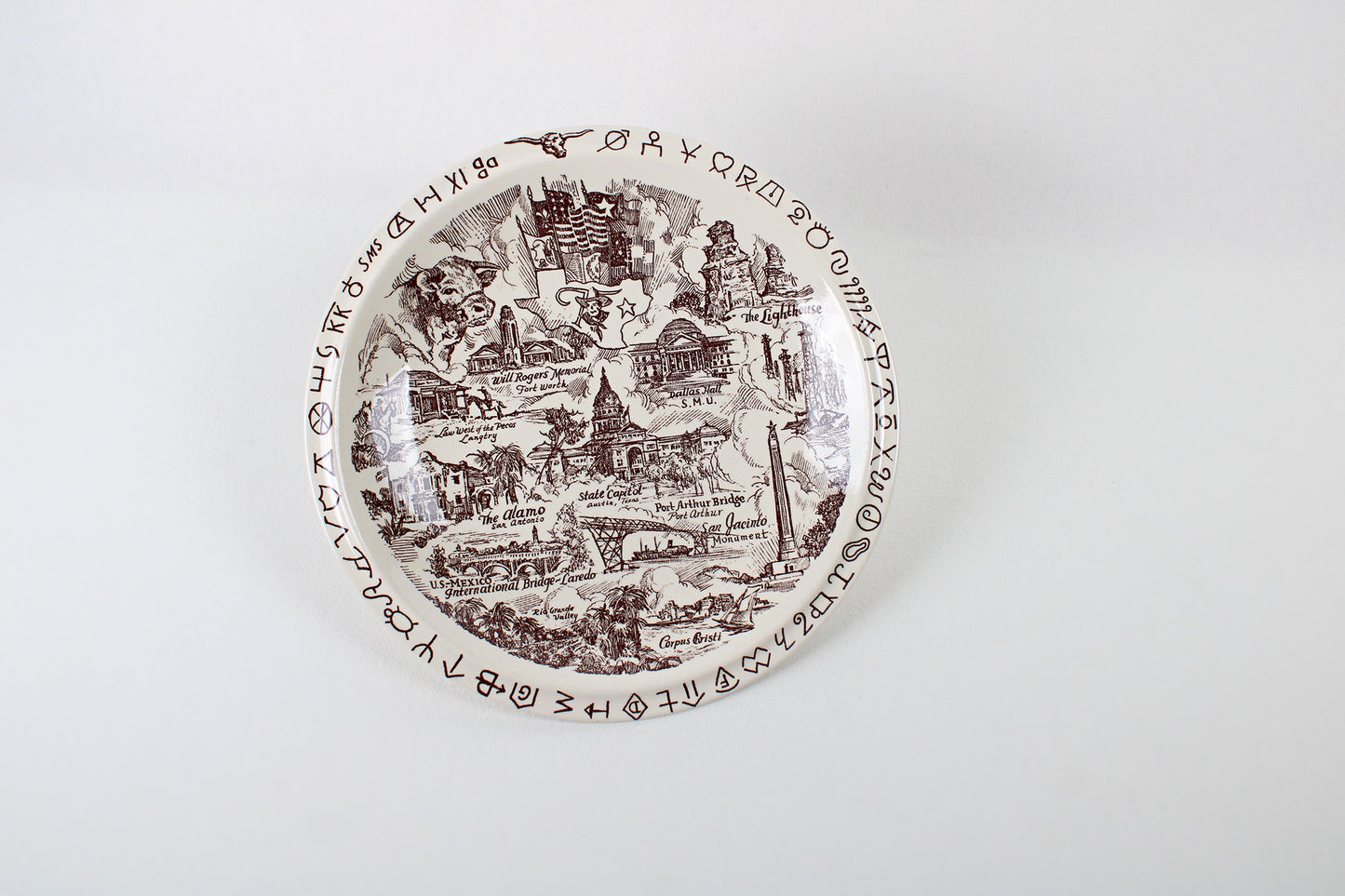 Texas Souvenir State Ceramic Plate Made By Vernon Kilns, U.S.A.