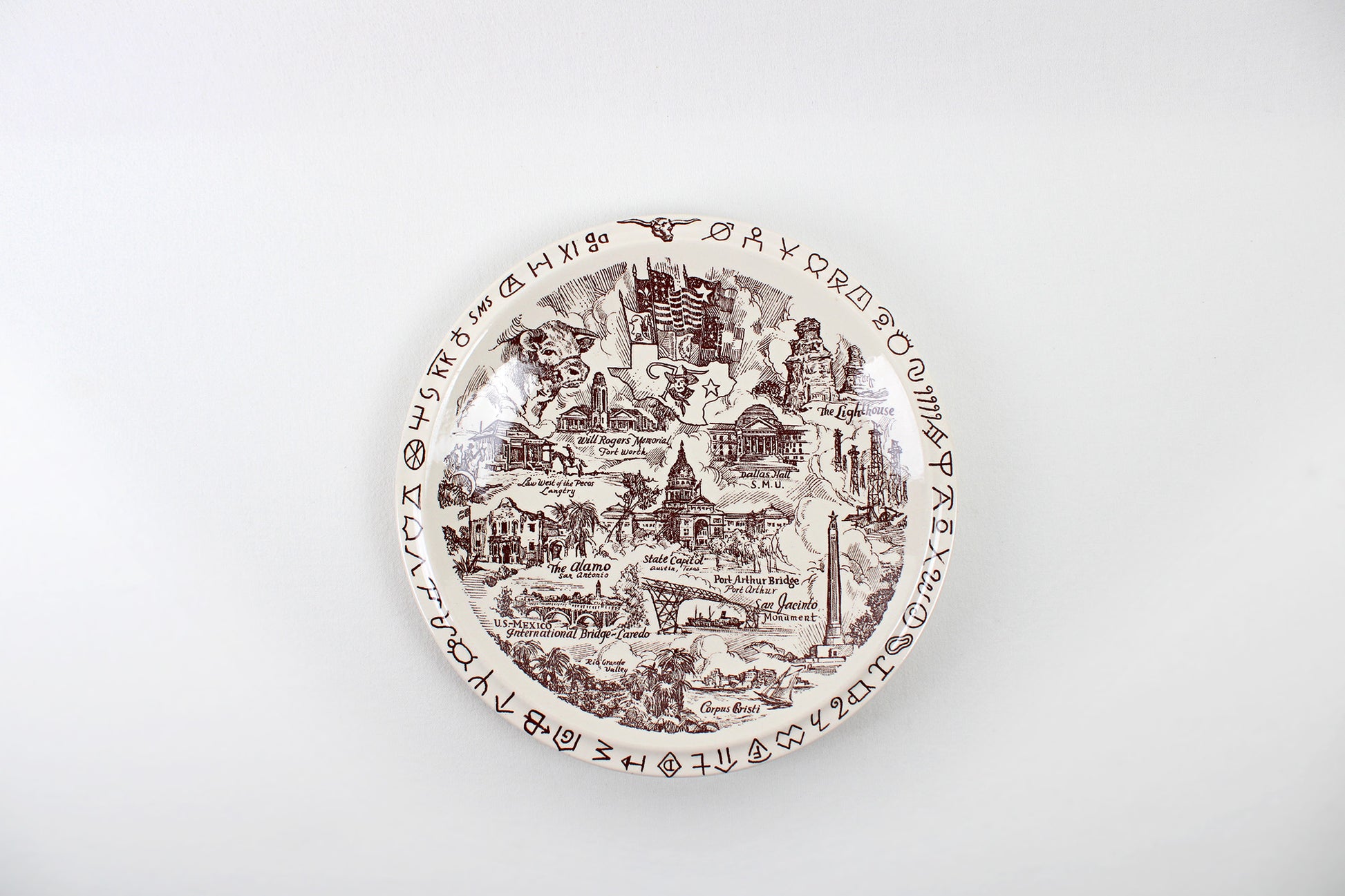 Texas Souvenir State Ceramic Plate Made By Vernon Kilns, U.S.A.