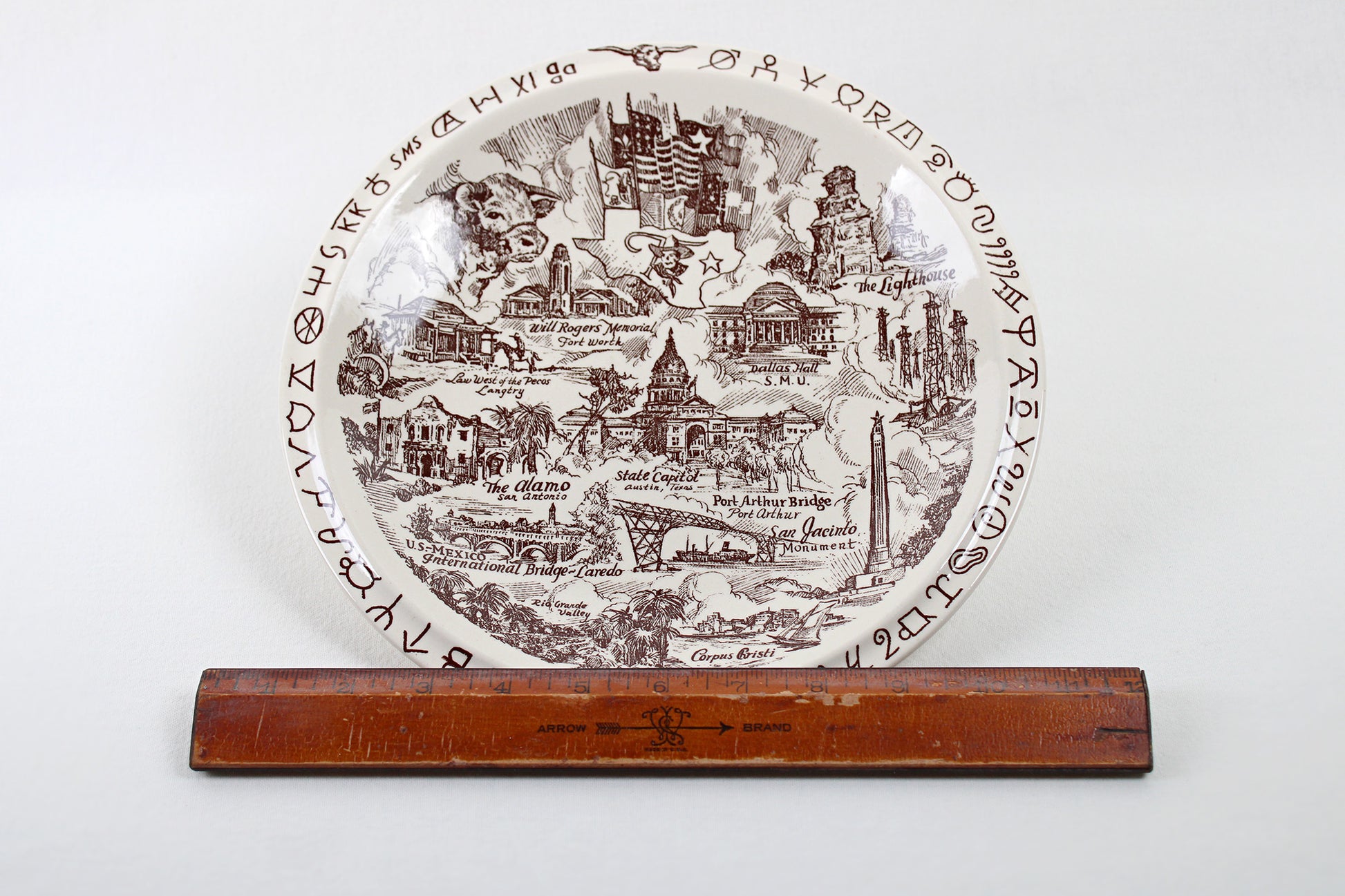 Texas Souvenir State Ceramic Plate Made By Vernon Kilns, U.S.A.