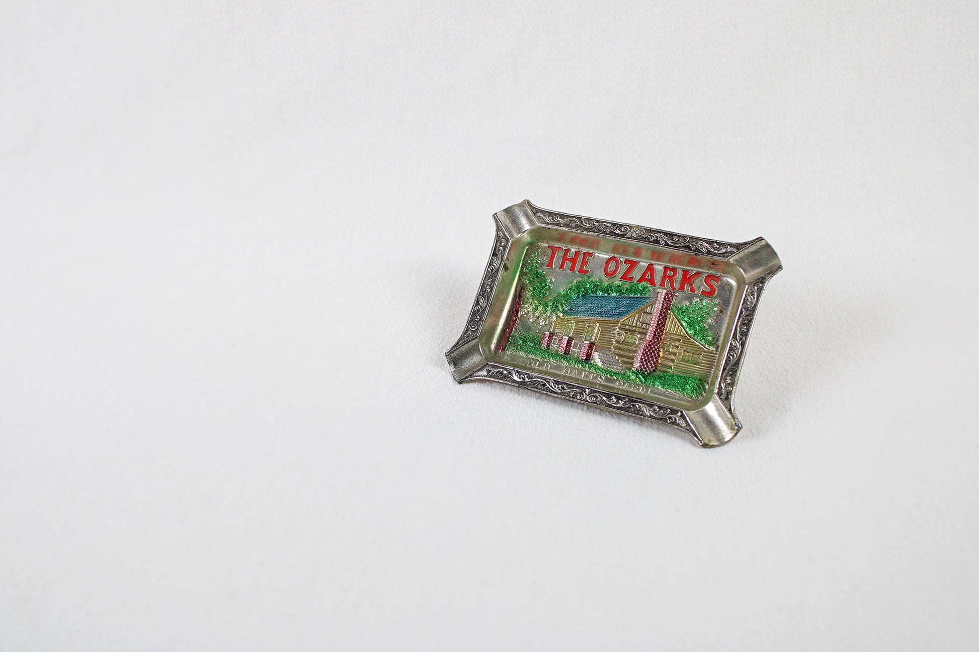 The Ozarks “Old Matt’s Cabin” Metal Ashtray Souvenir