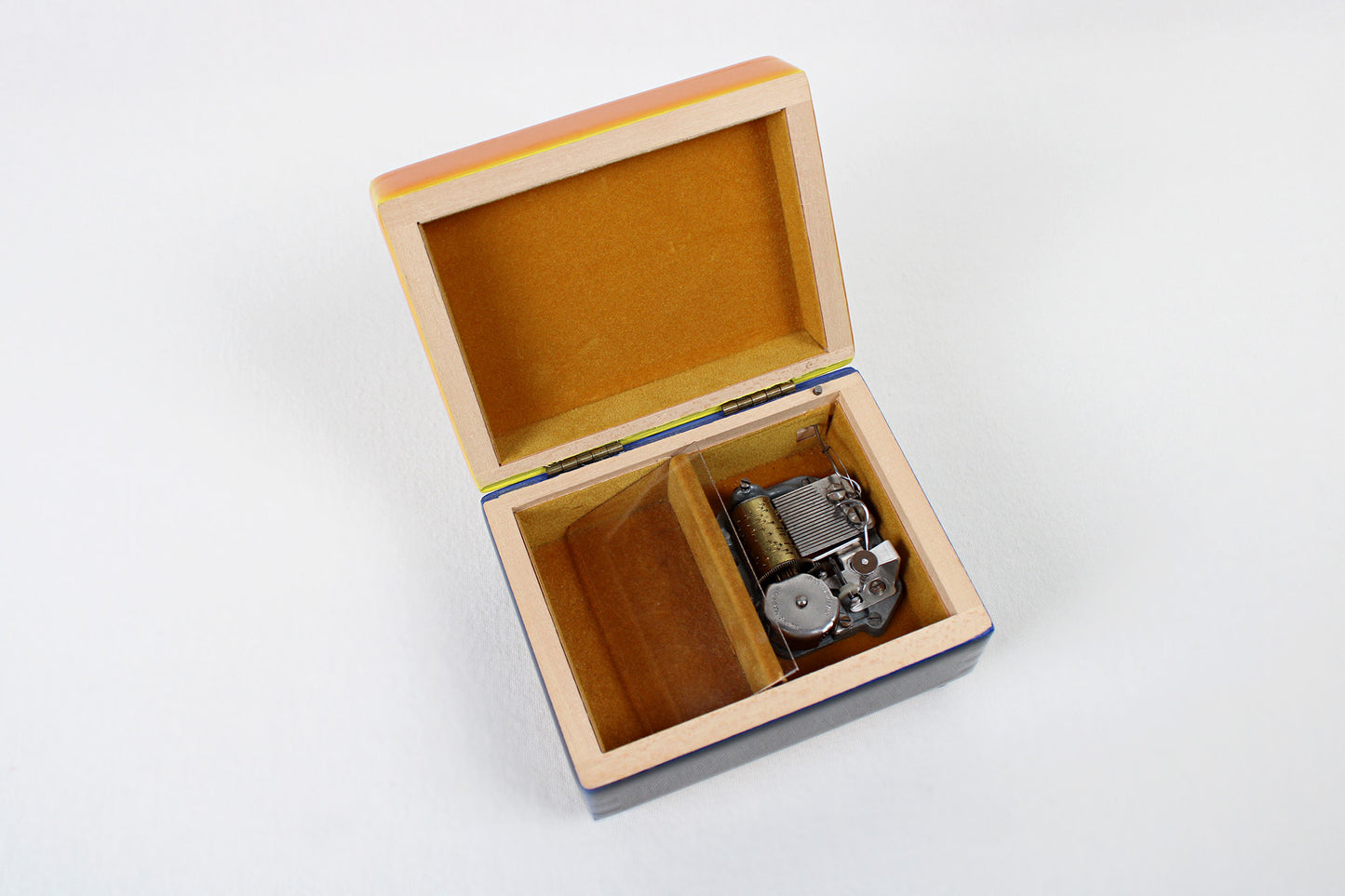 University of Michigan Stash / Music Box That Plays “The Victors” March